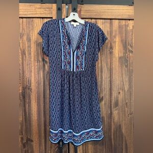 Michael Kora Blue Patterned V-Neck Short Sleeve Dress